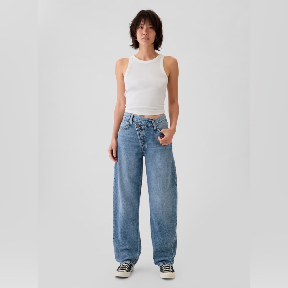 GAP High Rise Crossover Barrel Jeans size 26